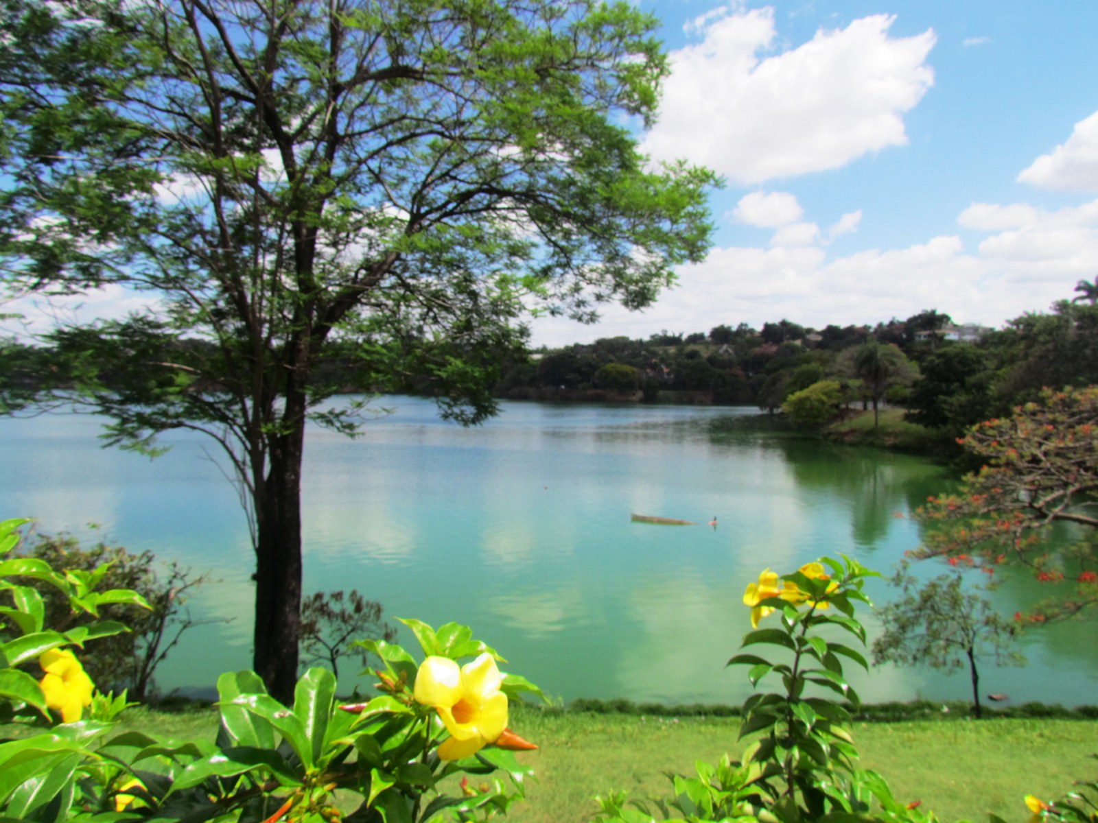 Lagoa e paisagem da Pampulha em Belo Horizonte